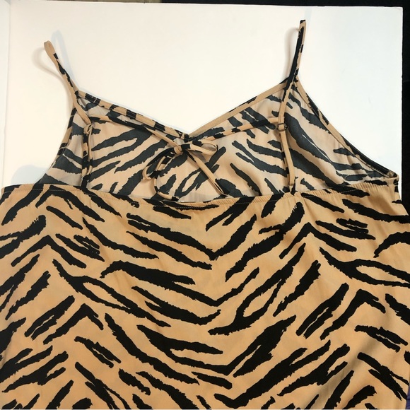 Woman’s zebra print golden  beige and black tank top size large - Picture 8 of 12